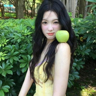 我直播扔炸弹后,女友和好兄弟慌了